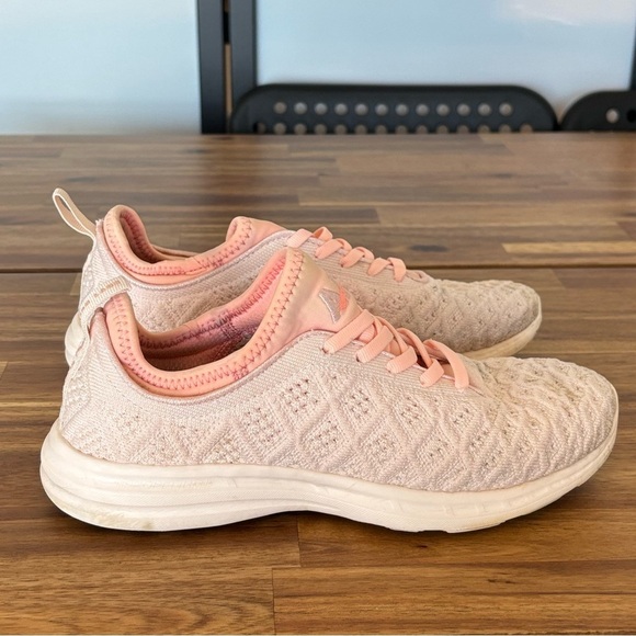 APL TECHLOOM PHANTOM women’s sneakers shoes. Size 7.5 - Picture 1 of 16